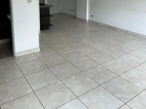 Departamento en Alquiler en Parque Chacabuco, $ 700.000