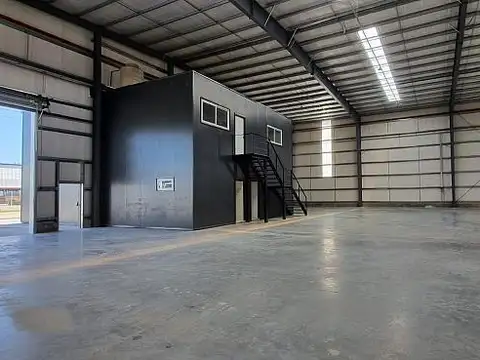 deposito a estrenar en Pque industrial con excelente ubicacion Rta 24 y 25, sist antincendio por hid