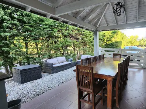 Casa Venta 5 dormitorios Lote 684 m2 La Masia. Apto crédito