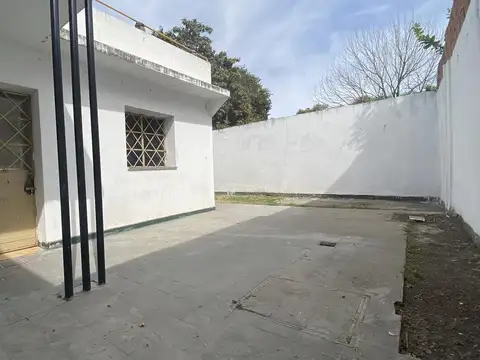 Casa 5 ambientes con 1 baño