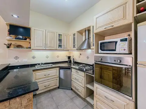 Venta casa 4 amb. Hurlingham, Parque y Pileta