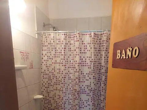 Casa 2 ambientes con 1 baño