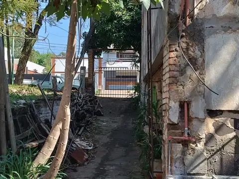 Casa en Venta con 3 cocheras