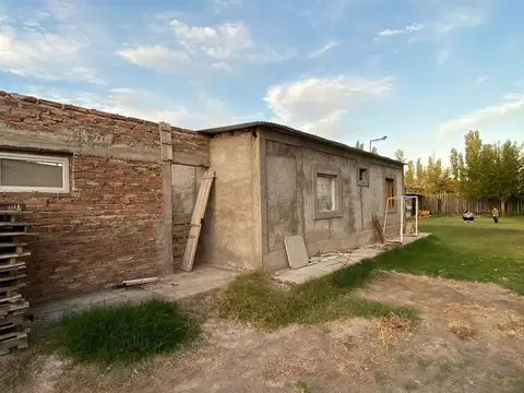 LOTE CON CASA A TERMINAR - GUAYMALLÉN