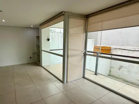 Departamento 3 Ambientes con balcón saliente y cochera - Av Libertad al 3300