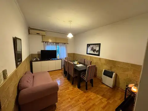 CASA 3 DORMITORIOS  ALQUILER LA PLATA CON JARDIN