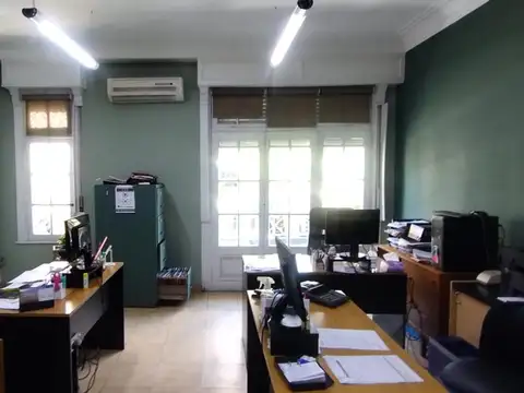 CASA / OFICINA EN EXCELENTE UB. COMERCIAL- 3 AMB PISO UNICO
