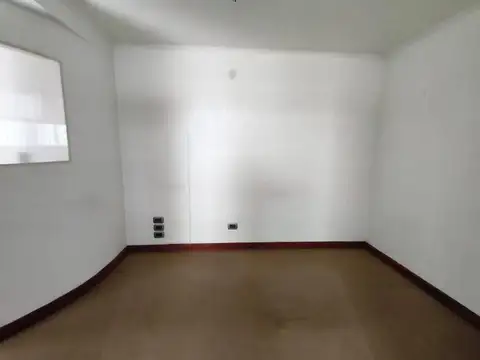 Oficina centrica en alquiler Fray Mocho casi Urquiza