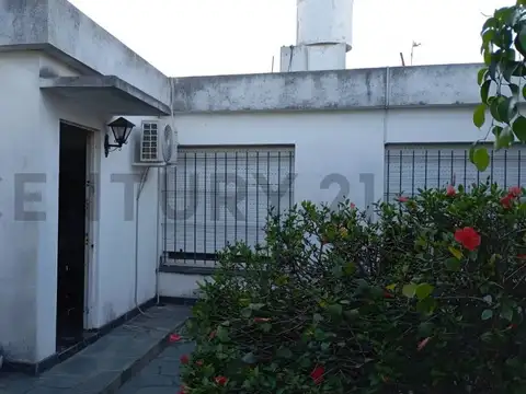 Cervantes 2600, Piso 0