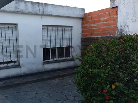 Venta de Casa 4 AMBIENTES en Villa Luzuriaga, La Matanza