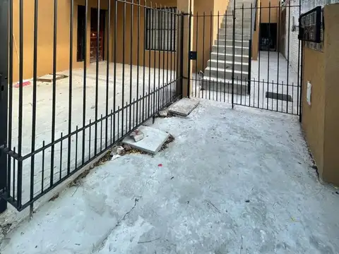 Granaderos 100 , Piso 2