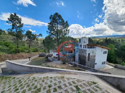 CASA CON VISTA EXCLUSIVA-VILLA DEL CONDOR-POTRERO DE GARAY