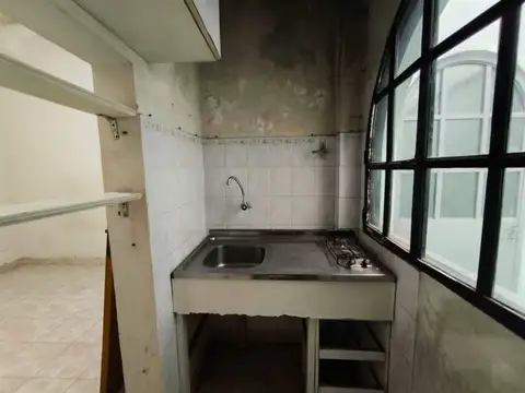 VENTA de Local Comercial  con PH 2 Ambientes Patio