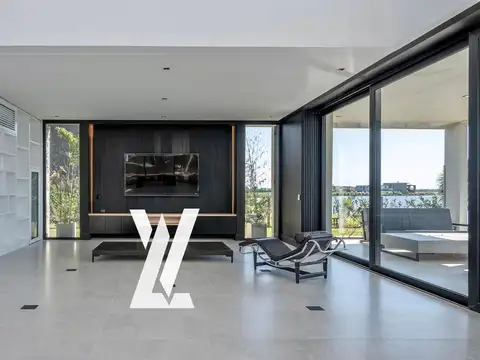 Casa en Venta con 4 cocheras