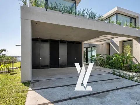 Av. de Los Lagos s/n 216