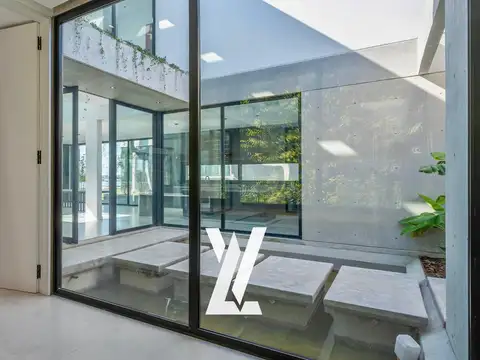 Casa 9 ambientes con 6 baños