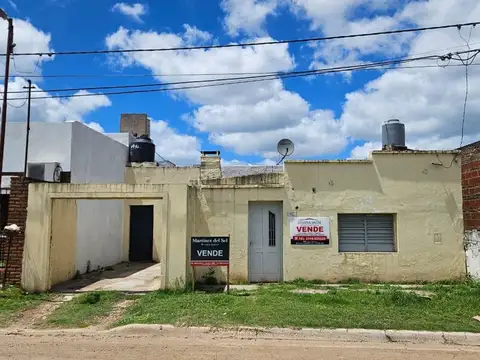 Casa 4 ambientes con 1 baño