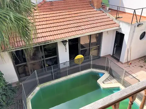 Casa 5 ambientes con 4 baños