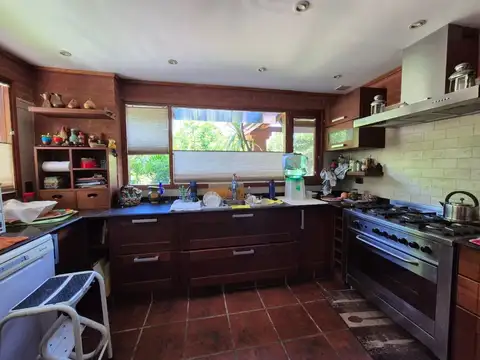 Casa 4 ambientes con 3 baños