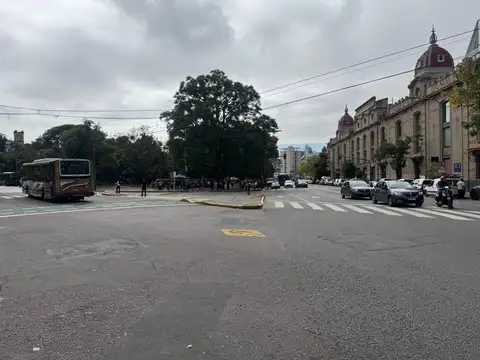 AV MARTIN GARCIA 400