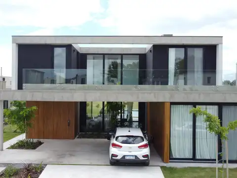 Espectacular casa en venta de 7 amb en La Calesa, Pilara | VCO Propiedades