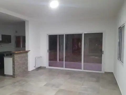 Casa en Alquiler en La Angélica, $ 1.400.000
