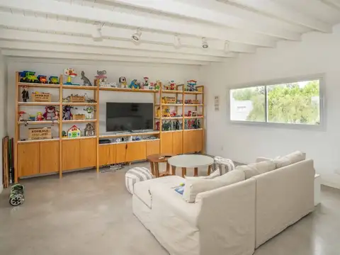 Casa 5 ambientes con 6 baños