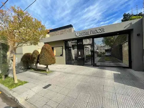 TRIPLEX 4 AMBIENTES CON COCHERA EN VENTA EN COMPLEJO BERNAL PARQUE