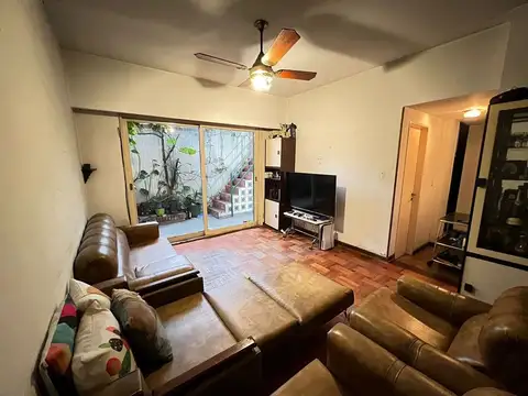 VENTA CASA DE 6 AMB EN 2 PLANTAS, PATIO Y TERRAZA