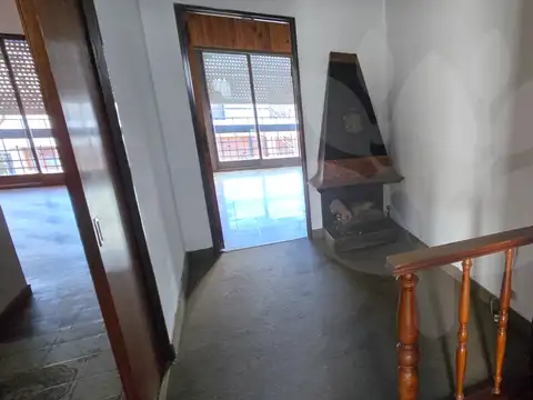 Oficina 5 ambientes con 2 baños