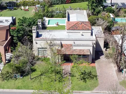 VENTA CASA 4 AMBIENTES CON PISCINA SANTA CATALINA