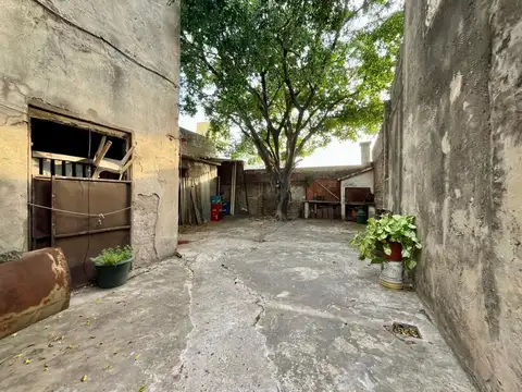 VENTA GALPON CON VIVIENDA EN FLORES, 10X40.6666666