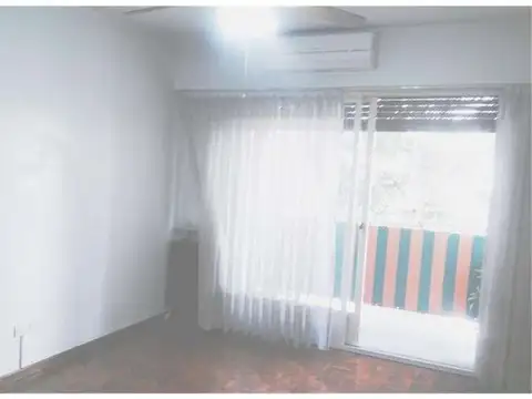 Departamento en Alquiler en Parque Centenario, $ 800.000