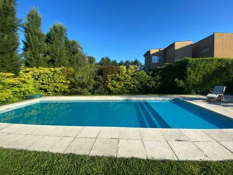 Casa en Alquiler de 4 dormitorios