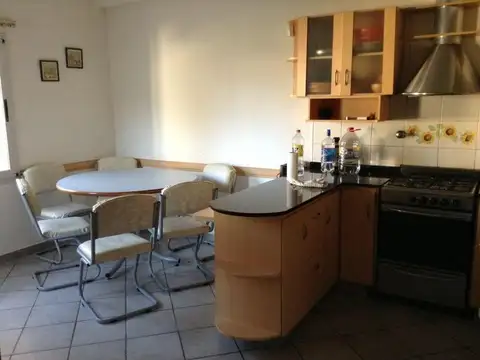 Casa en Venta con 3 cocheras