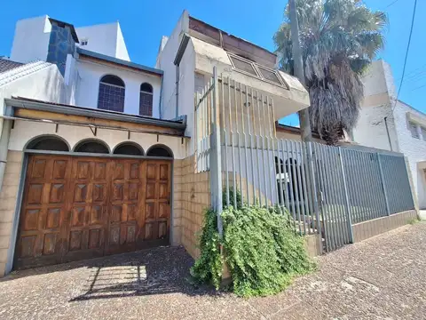 VENDE CASA CUATRO AMBIENTES RAMOS MEJIA