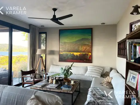 Casa 4 ambientes con 2 baños