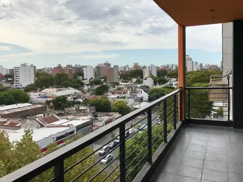 Av Pellegrini 3700, Piso 5