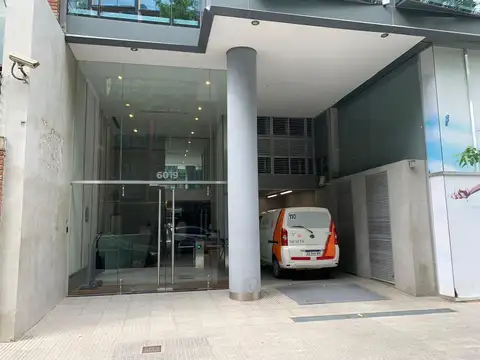 Oficina en Alquiler con 2 cocheras