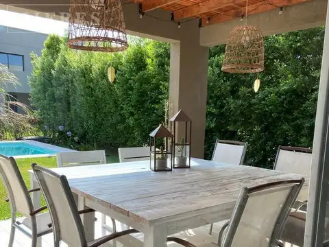 Casa en Venta en Barbarita, USD 520.000