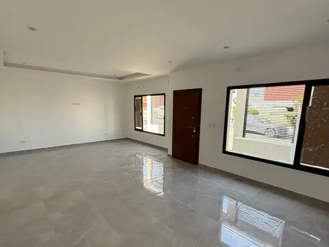 Casa 3 ambientes con 1 baño