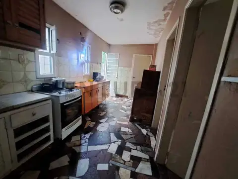 Casa 4 ambientes con 1 baño