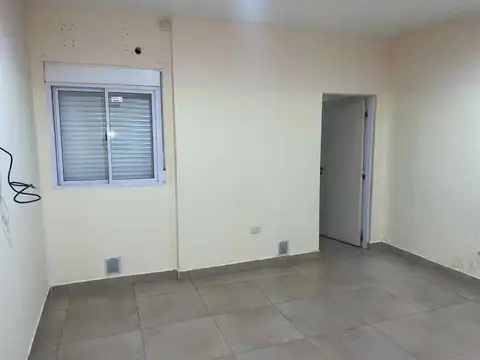 Pedro León Gallo 200