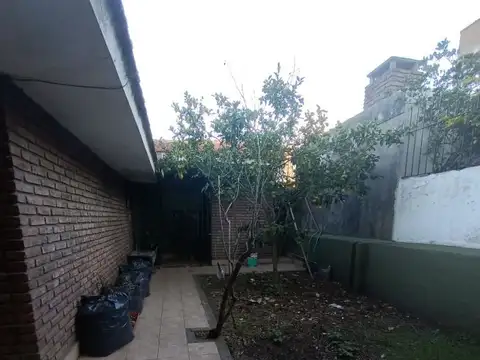 Casa en venta de 3 dormitorios c/ cochera en San Bernardo