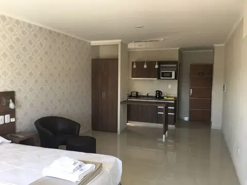 (IVY Hotel Apart) Av. Wilde 500