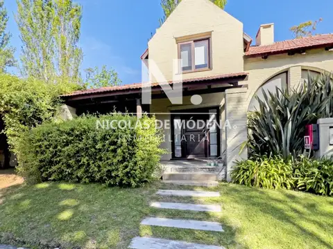 Casa en venta en Barrio privado Pinares