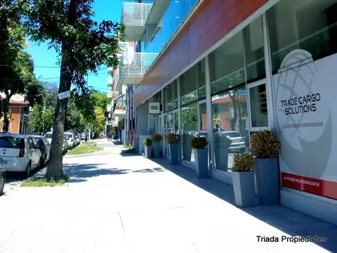 VENTA ESPECTACULAR LOCAL EN BARRIO PARQUE HOLMBERG/DONADO - RAMBLAS HOLMBERG.