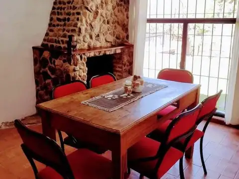 Casa 9 ambientes con 3 baños