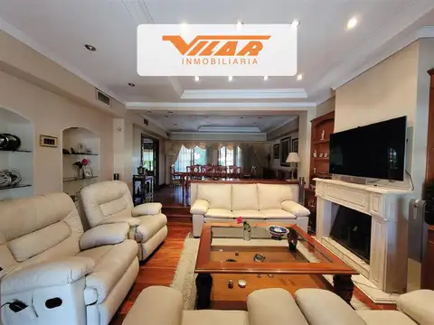 En Venta Casa 5 Amb, c/ Jardin, Piscina, Play y Gge.  Villa Martelli  -  Vte Lopez.