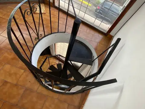 VENTA LOCAL COMERCIAL, BERNAL ESTE.